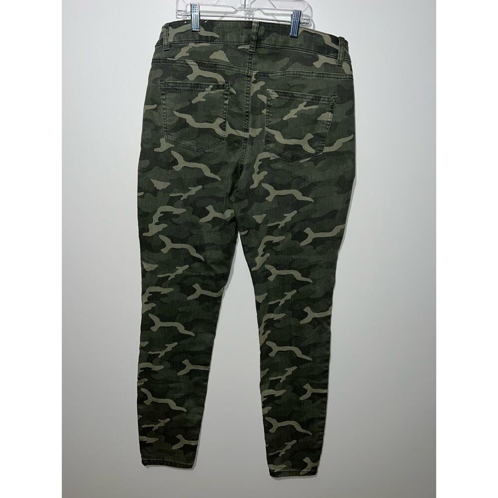 Maurice’s women’s camouflage pants - Picture 4 of 10
